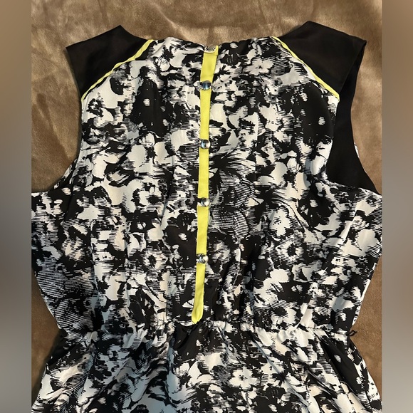 Black and White Floral Dress - Picture 3 of 4